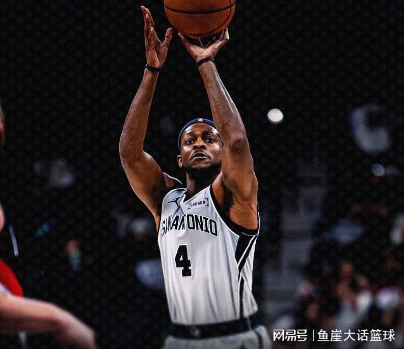 开云下载-完胜！福克斯25+7榜眼高开低走，阿夫迪亚29分6失误，新秀大爆发